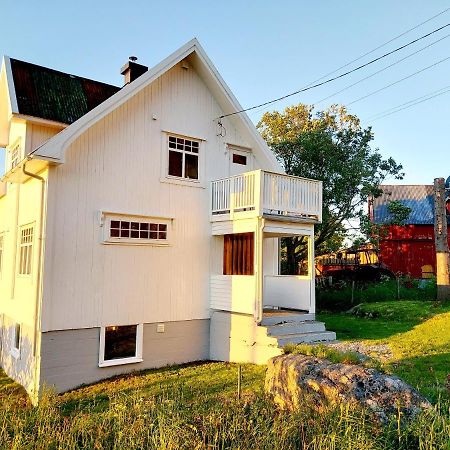 Solrik Beliggenhet I Lofotens Storste Fiskevaer Villa Ballstad Ngoại thất bức ảnh